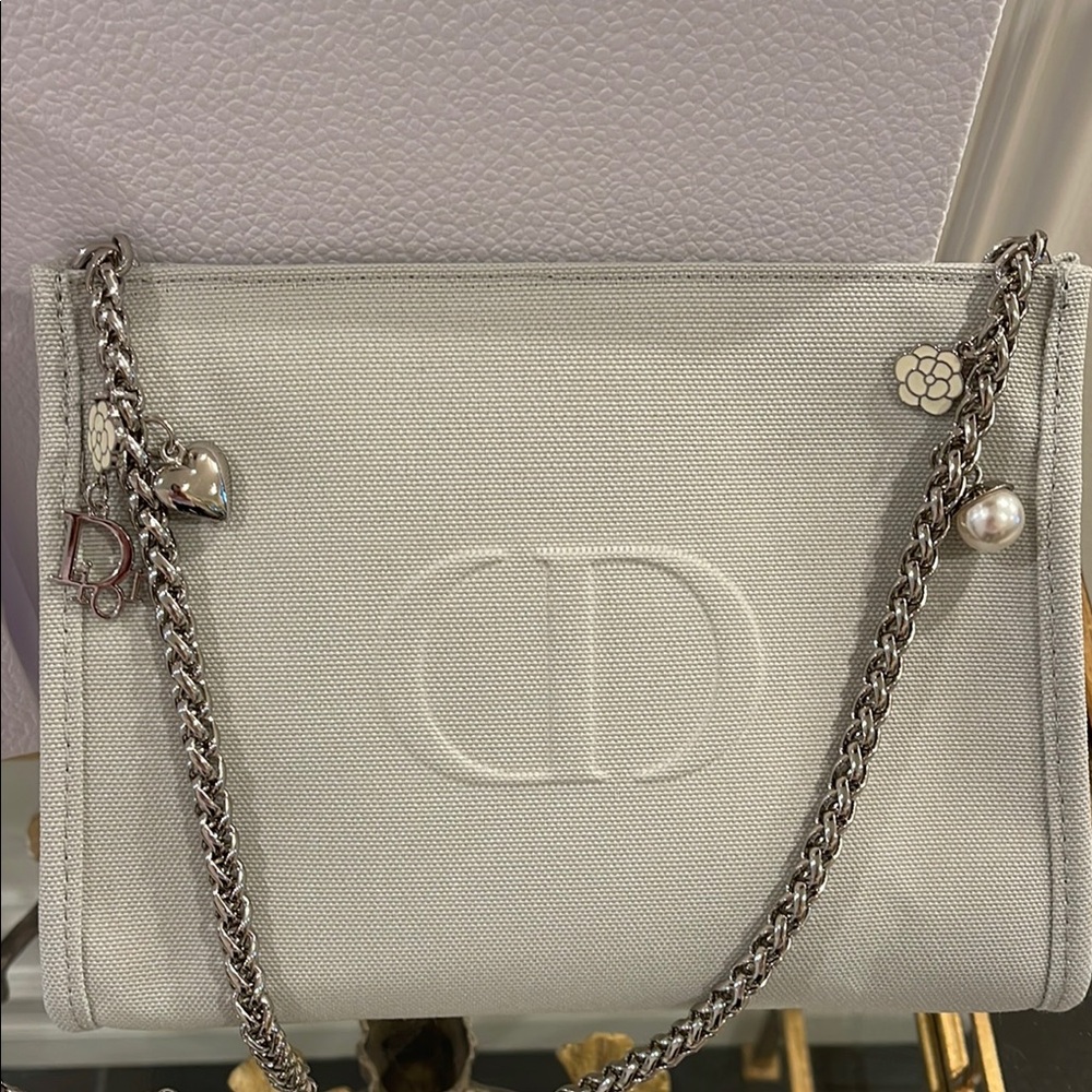 Dior White Cosmetic Bag with Textured Finish - Picture 11 of 14